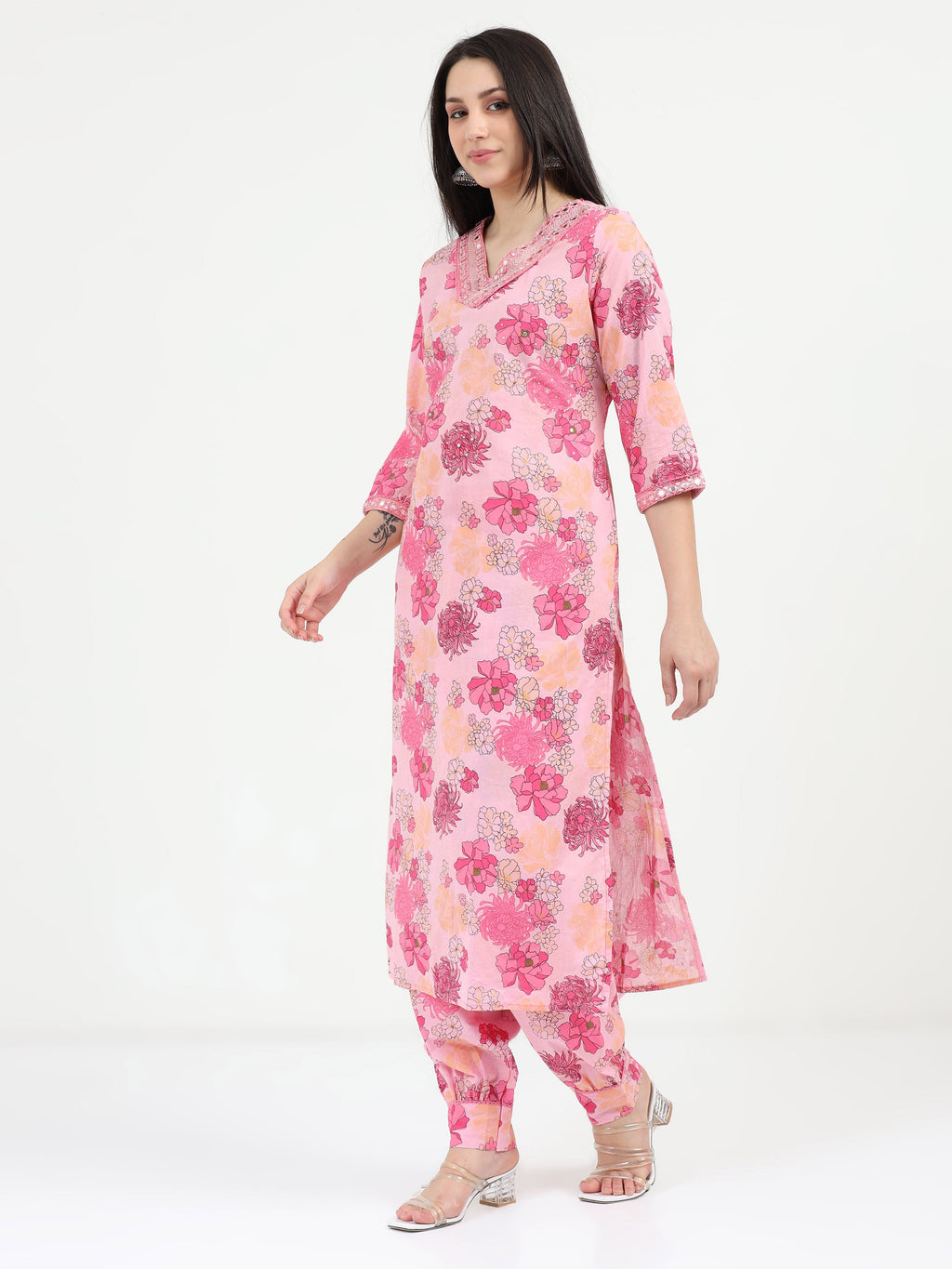 Gulabi Grace Kurta Set